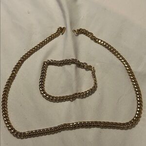 Gold Tone Chunky Curb Chain Necklace & Bracelet Set
